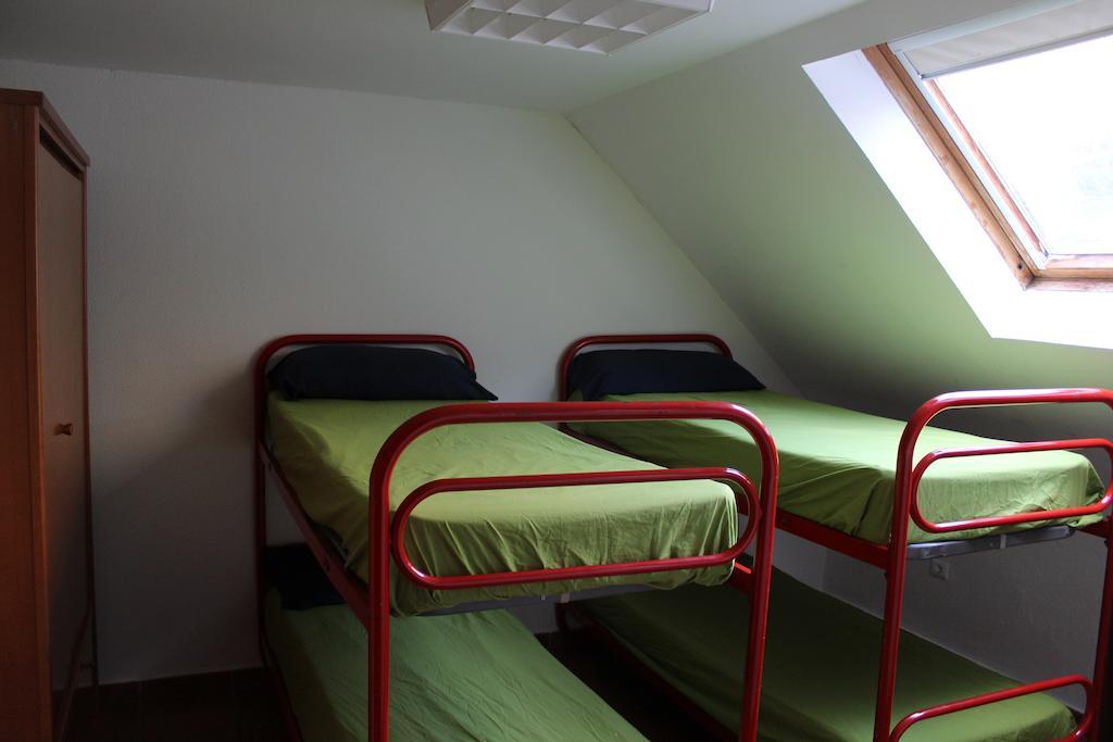 Albergue De Canfranc Estacion Room photo