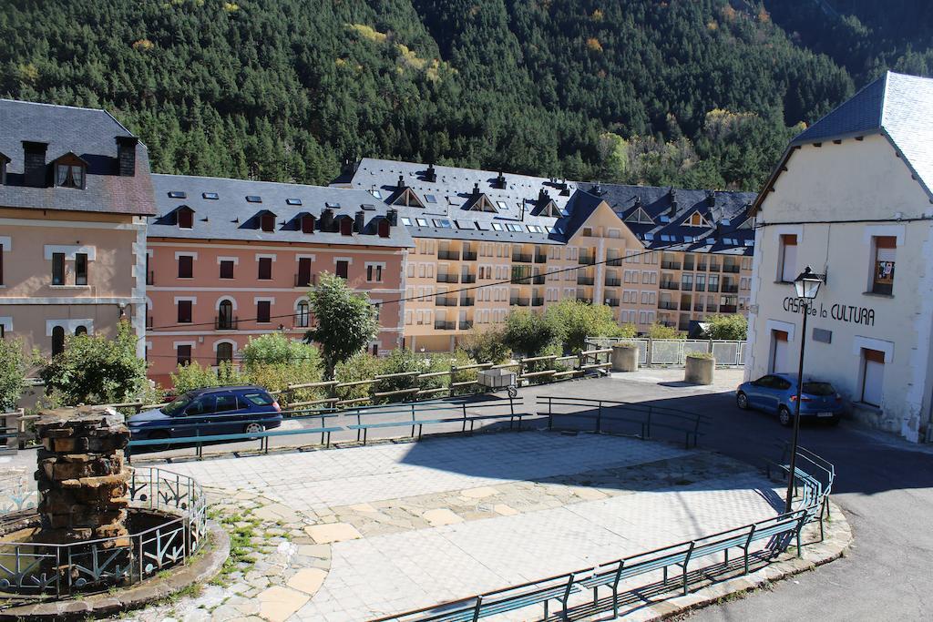 Albergue De Canfranc Estacion Room photo