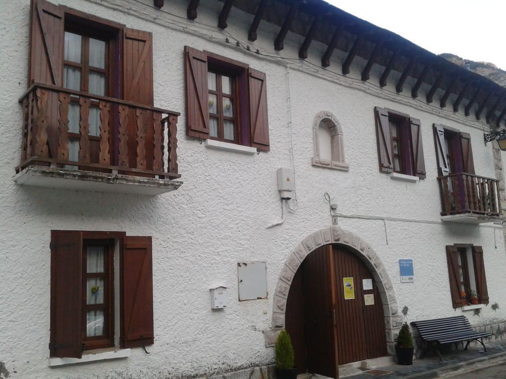 Albergue De Canfranc Estacion Room photo